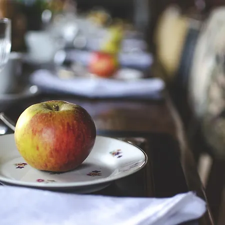 Couette-café Monastere De Brucourt