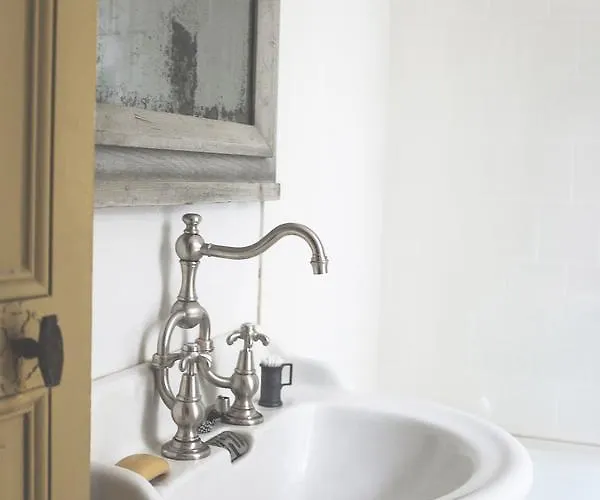 Monastere De Nocleg ze śniadaniem 3*